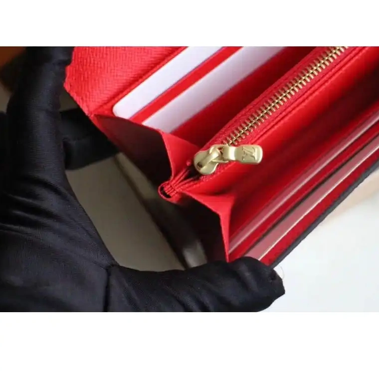 19T1L0055 Bags LV 1014